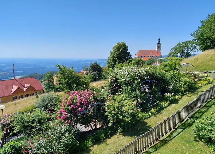 Ferienhaus In Ruhiger Lage - 3 Schlafzimmer- Grosse Terrasse